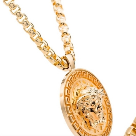 Versace Other - Versace Biggie Medusa Bulk Chain (SOLD
OUT EVERYWHERE)